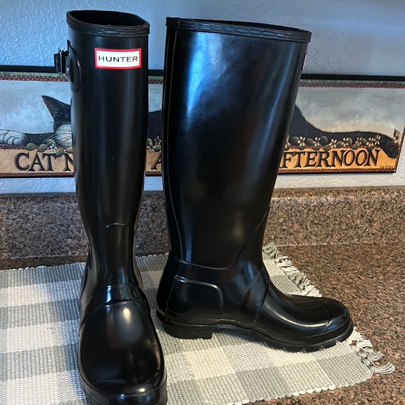 “HUNTER” Wellington Boots black size 7 warn once great condition.